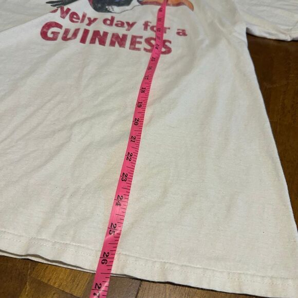 Guinness Lovely Day T-Shirt Beige Vintage Style Graphic Print Mens Size M - Picture 7 of 7